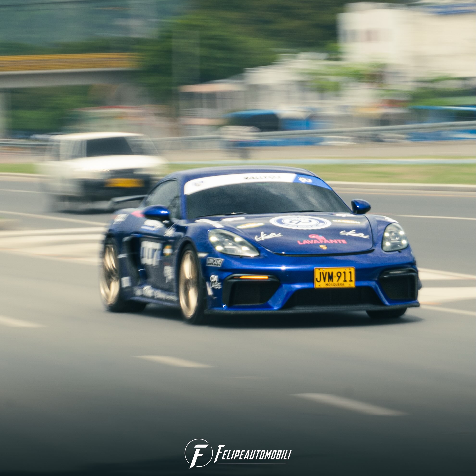 Porsche cayman Lavafante